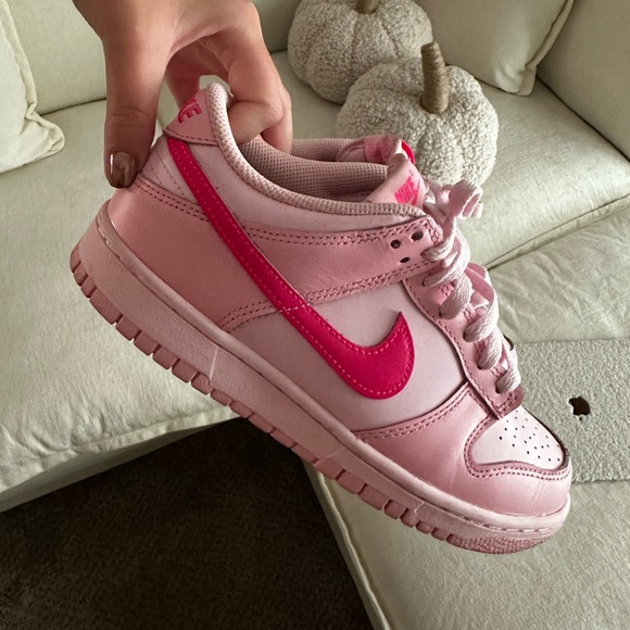 NIKE Dunk Low GS ‘Triple Pink’ - Picture 3 of 4